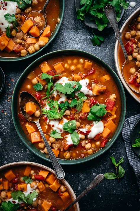 moroccan-chickpea-lentil-stew-vegan-crowded image