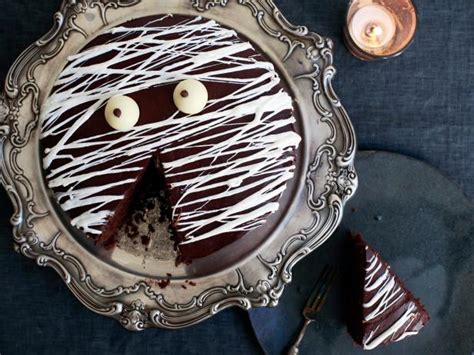 31-best-halloween-cake-recipes-decorating-ideas image