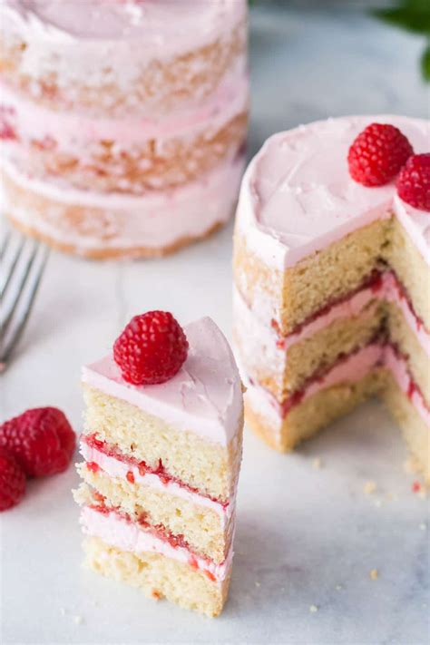 raspberry-vanilla-mini-cakes-liv-for-cake image