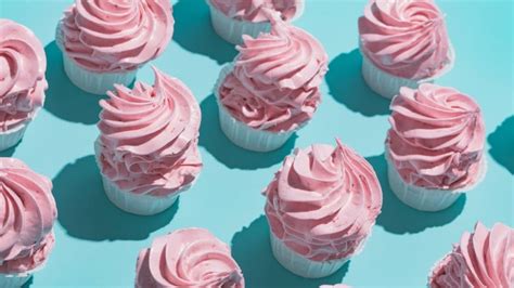 vanilla-cupcakes-with-american-buttercream-frosting image
