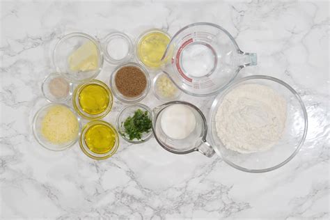garlic-knots-recipe-step-by-step-video-whiskaffair image