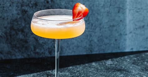 11-strawberry-cocktails-to-try-today-liquorcom image