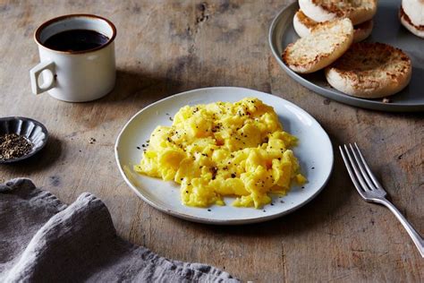 how-to-make-the-best-scrambled-eggs-perfect image