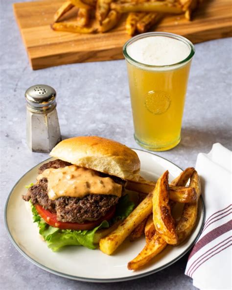 smash-burger-with-burger-sauce-recipes-blue-jean image