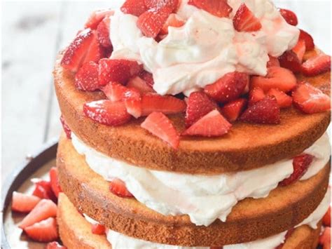 strawberries-and-cream-layer-cake-honest-cooking image