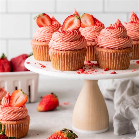 strawberry-cupcakes-strawberry-frosting-live image