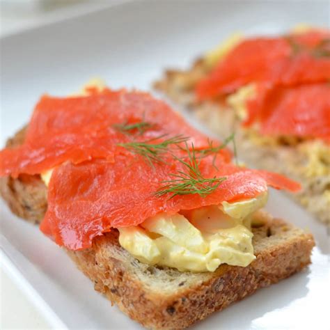 smoked-salmon-tartine-with-egg-salad-good-in-the-simple image