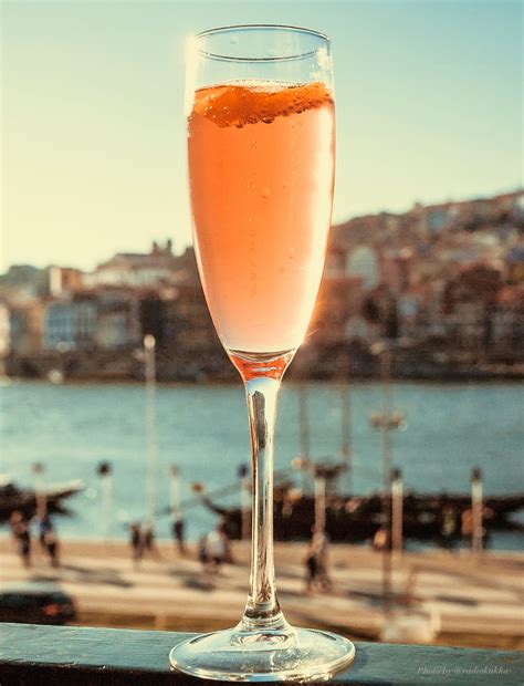 seelbach-cocktail-recipe-the-shaken-cocktail image