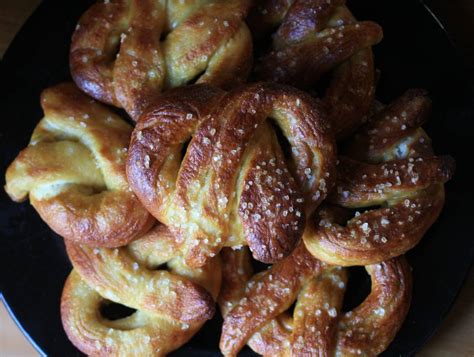 soft-new-york-style-pretzels image