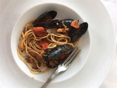spaghetti-with-mussels-oldways image
