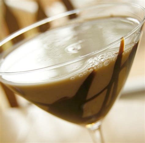 chocolate-martinis-a-perfect-and-simple-cocktail image