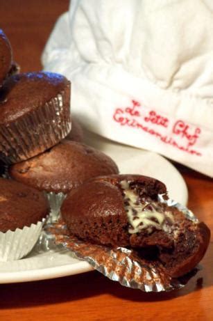 yum-yum-cupcakes-recipe-keeprecipes-your-universal image
