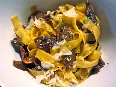 pasta-with-white-wine-and-porcini-mushroom-sauce image