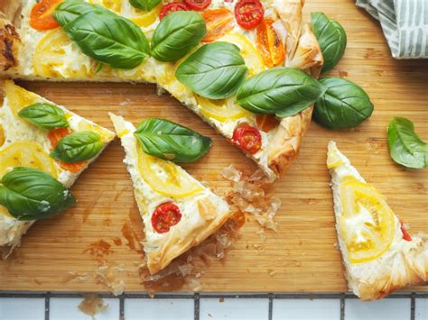 colourful-tomato-pie-with-phyllo-crust-everything-i image