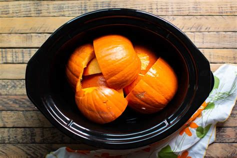 how-to-cook-pumpkin-in-the-slow-cooker image