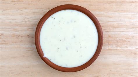 spicy-ranch-dressing-recipe-recipe-rachael-ray-show image