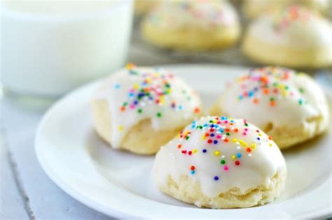 gluten-free-sugar-cookies-recipe-food-fanatic image