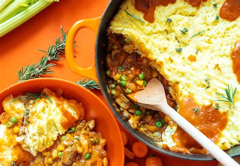 easy-vegetarian-shepherds-pie-recipe-live-eat-learn image