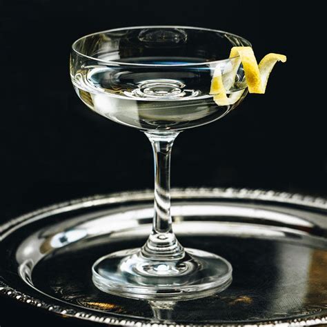 vesper-cocktail-recipe-liquorcom image