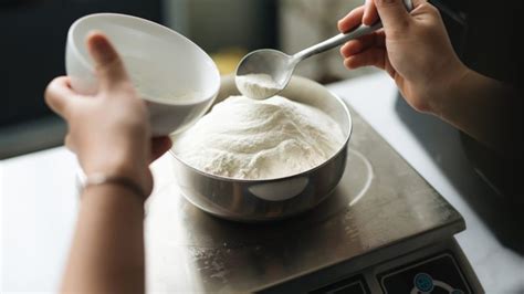 how-to-weigh-baking-ingredients-the-way-the-pros-do image