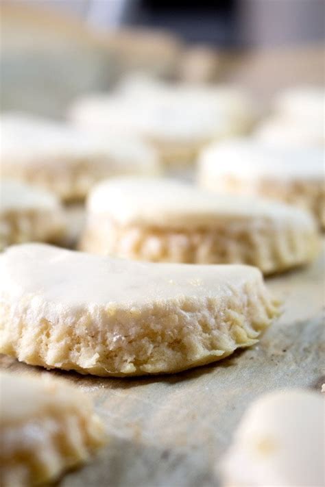 shortbread-crescent-cookies-moroccan-eid-cookies image