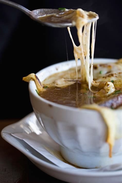 low-calorie-recipe-classic-french-onion-soup-12 image