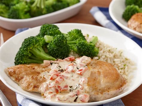 skillet-chicken-with-roasted-red-pepper-cream-sauce image