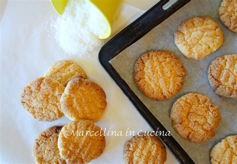 coconut-biscuits-crispy-and-crunchy-marcellina-in image