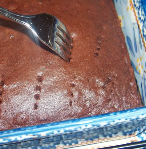 butterfinger-caramel-chocolate-cake-mrs-happy image