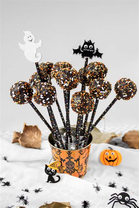 spooky-halloween-chocolate-cake-pops-ahead-of-thyme image