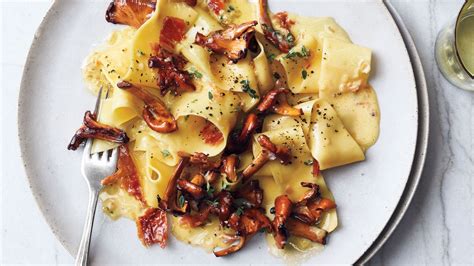 pasta-with-mushrooms-and-prosciutto-recipe-bon-apptit image