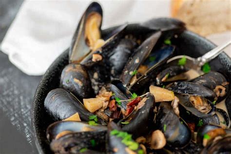 mussels-with-apples-a-quick-dinner-butter-baggage image