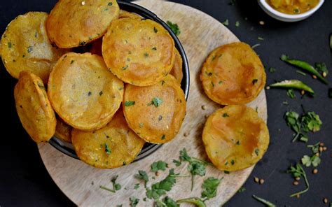 aloo-masala-puri-recipe-by-archanas-kitchen image