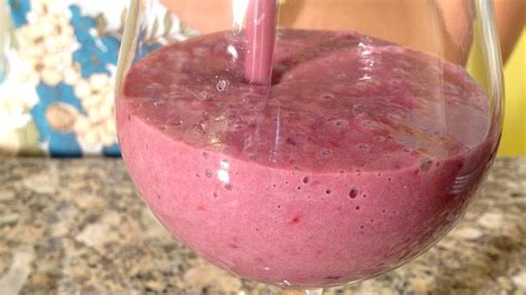 strawberry-blackberry-smoothie-how-to-make-a image