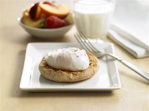 classic-poached-eggs-canadas-food-guide image