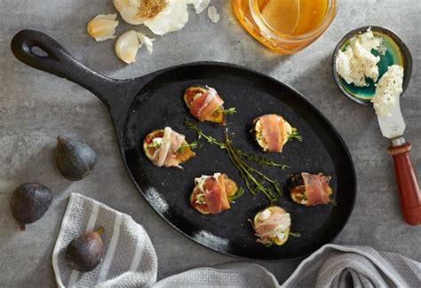 these-goat-cheese-and-prosciutto-figs-are-the-perfect image