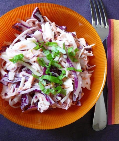 easy-and-crunchy-coleslaw-recipe-eatwell101 image