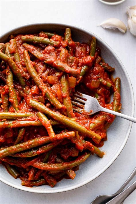 lebanese-green-bean-tomato-stew-darn-good-veggies image