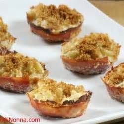 baked-macaroni-cheese-in-prosciutto-cups-cooking image
