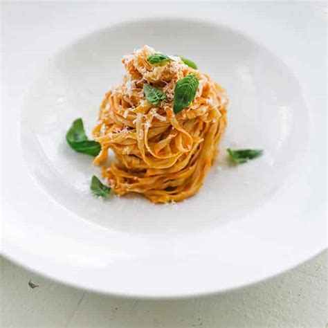 quick-pasta-pomodoro-sauce-recipe-chef-billy-parisi image