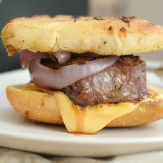 grilled-sirloin-steak-sandwiches-mommy-hates-cooking image