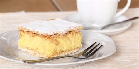 kremwka-traditional-cake-from-poland-central-europe image