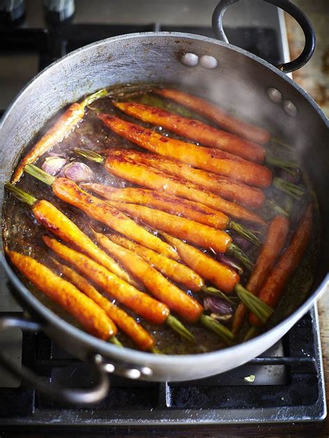 glazed-carrots-with-thyme-recipe-jamie-oliver image