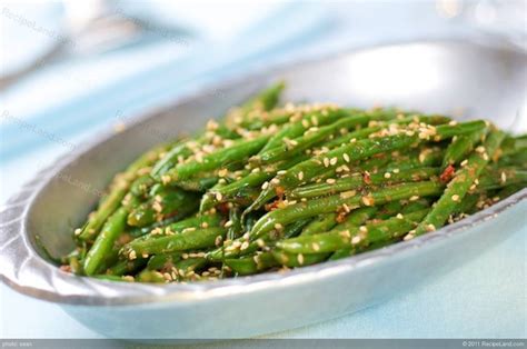 asian-simple-spicy-sauted-green-beans image