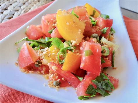 heirloom-tomato-salad-with-sherry-vinaigrette-cuisine image