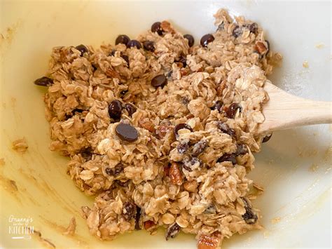 oatmeal-raisin-chocolate-chip-cookies-grannys-in image