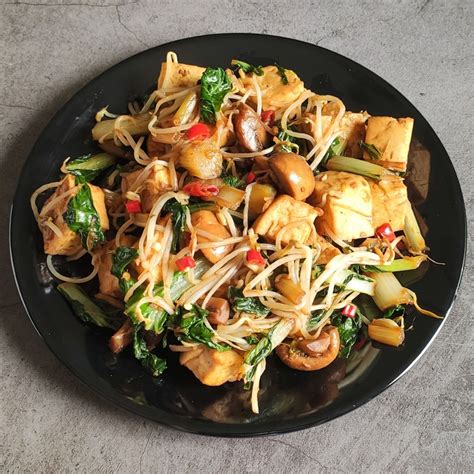 stir-fried-tofu-with-bean-sprouts-and-mushrooms image