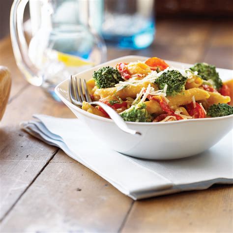 penne-with-broccoli-tomatoes-recipe-get-cracking image