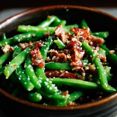green-beans-with-honey-pecan-butter-bigoven image