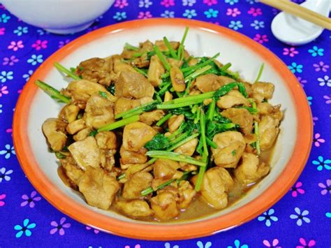 garlic-chicken-with-chinese-celery-recipe-spring image